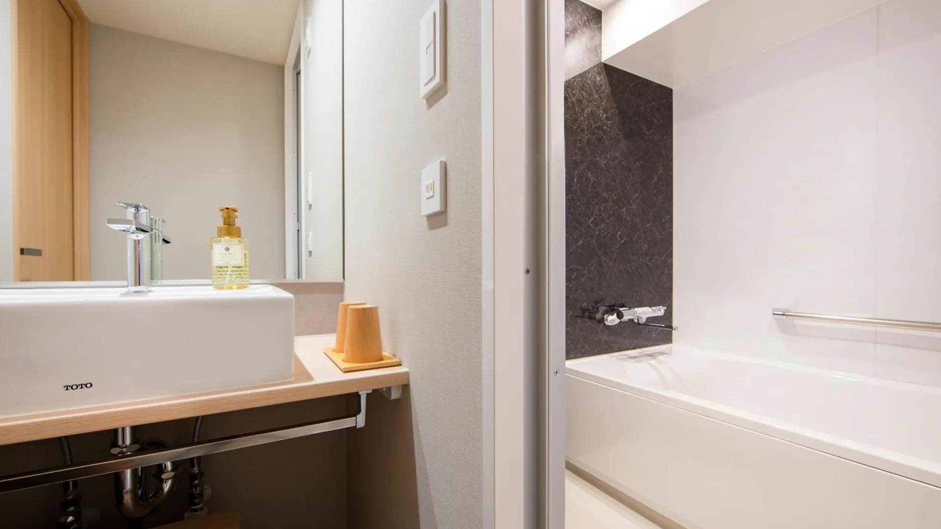 ****  Karaksa Hotel Tokyo Station Япония